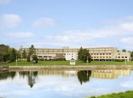 Ramada by Wyndham Belleville Harbourview Conference Center，位于贝尔维尔的酒店