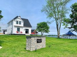 Harbor View Landing，位于米斯蒂克Mystic River Bascule Bridge附近的酒店