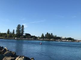 Reflections Tuncurry - Holiday Park，位于坦卡里的酒店
