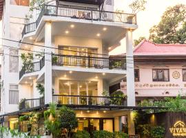 维雅纳精品酒店，位于康提的带热水浴缸的酒店