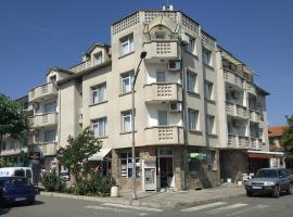 Семеен хотел Ирина，位于洛泽内茨的酒店