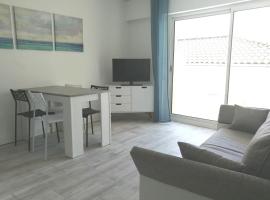 Appartement 4 couchages, 100 m&egrave;tres de la mer !，位于莱萨布勒-多洛讷的自助式住宿