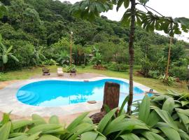Hotel Catarata Río Celeste，位于比加瓜的酒店