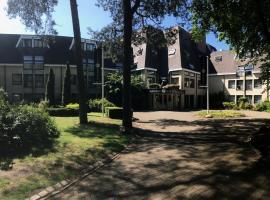 埃珀-兹沃勒餐厅弗莱彻酒店，位于伊皮的酒店