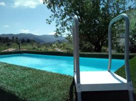 Suite Bobo relax nel chianti classico gallo nero，位于斯特拉达的带按摩浴缸的酒店