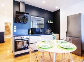 Legend - Le Saint Laurent - Parking - Wifi - 24/7 - cosy，位于Saint-Laurent-sur-Saône的酒店