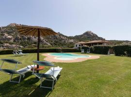 Villa Iris with Pool，位于巴哈撒丁岛的公寓