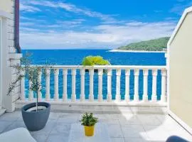 Luxury Bellavista Amazing sea Holidays with Private Beach & Parking