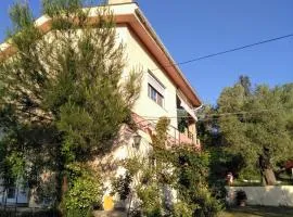 Possidi family house with parking, garden and AC