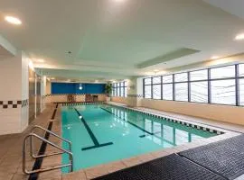 Urban Studio with Gym and Pool