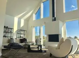 Topnotch House In The Most Fashionable Surrounding