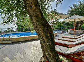 Apartments Kentera LUX，位于斯韦蒂·斯特凡的酒店