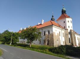 gemuetliche unterkunft bei prag，位于Smečno的度假短租房