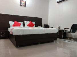 OYO 41119 Hotel Samartha Comforts，位于Koppal的酒店