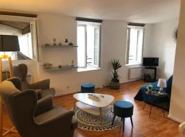 Very quiet 2-room apartment - Old Port, Town center