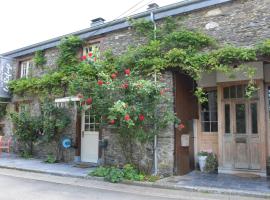 Holiday Home in Bièvre with Terrace，位于比埃夫勒的酒店