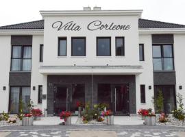 Villa Corleone，位于弗罗茨瓦夫省孔蒂Rycerski Golf Club in Krobielowice附近的酒店