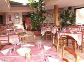 HOTEL RESTAURANT LE BEA'TITUDE，位于Sauvessanges的酒店