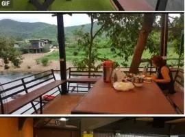 碧差汶府河小屋旅馆