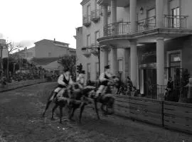 马里亚诺IV皇宫酒店