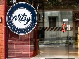 Artsy Vitoria Hostel，位于维多利亚Sao Francisco de Assis Church附近的酒店