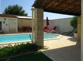 Studio l'Obrador 25 m2 - Cuisine & terrasse - accès piscine，位于Rieux-Minervois的酒店