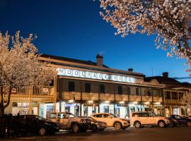 The Woolpack Hotel，位于马奇的酒店