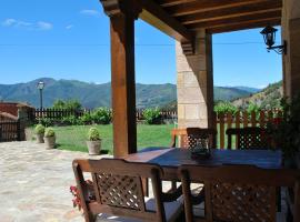 Apart con piscina Lebanes Picos de Europa，位于Torices的酒店