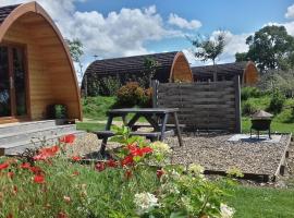 Mallow Glamping Pod，位于切尔滕纳姆的酒店