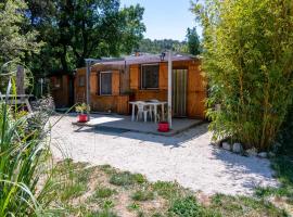 Le Chalet de l'Uzège - Piscine, détente et ballades，位于Belvézet的木屋