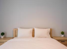 Highest Value 2BR at Akasa Pure Living BSD Apartment By Travelio，位于切特-希利尔的酒店
