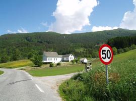 Farm apartment Siloen - Herand, Hardanger，位于Herand的酒店