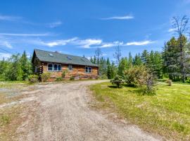 Twin View Log Home，位于Carroll的酒店