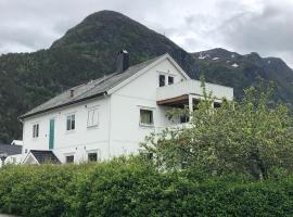 Åndalsnes gustehouse，位于翁达尔斯内斯的度假短租房