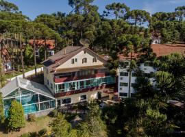 Hotel Fazenda Golden Park Campos do Jordão，位于坎波斯杜若尔当的酒店