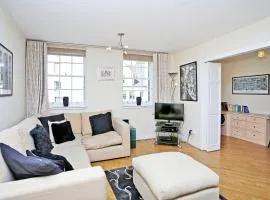 West Bow - Comfy 2 bed on West Bow overlooking Grassmarket