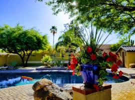 Private, Quite Casita , N. Scottsdale area,Private Pool & Patio, Cave Creek Az.，位于洞溪的酒店