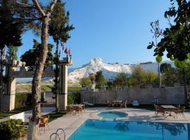 Hotel HAL-TUR，位于帕莫卡莱的酒店