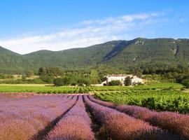 Gîtes du Château d'Alençon，位于Le Péage的家庭/亲子酒店