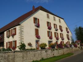 小快乐酒店，位于Chilly-sur-Salins的住宿加早餐旅馆