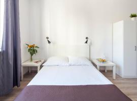 Sleepy3city Apartments 10 Lutego 23，位于格丁尼亚的酒店