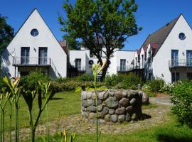 Zur Alten Schmiede (Hotel meerblau)，位于Poggenhof的酒店
