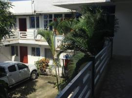 Hostal Sarai，位于佩德纳莱斯的海滩短租房