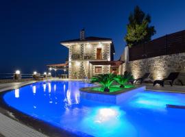 Villa Oneiro Luxury Home ~ Nature, Serenity, View，位于依拉佩特拉的酒店