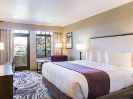 Hotel Siri Downtown - Paso Robles，位于佩索罗伯斯的酒店