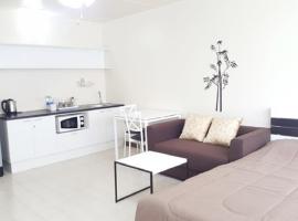 Popular Condo C6，位于暖武里府的酒店