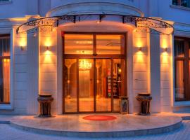 克里斯泰尔酒店 ，位于圣君士坦丁和海伦那的精品酒店