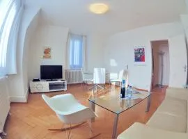 Spacious 2-bedroom near lake - Stardust 32