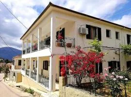 ESTIA Holiday Apartment & Studio