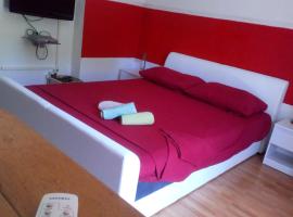 rooms & studio 4you，位于苏佩塔尔的酒店